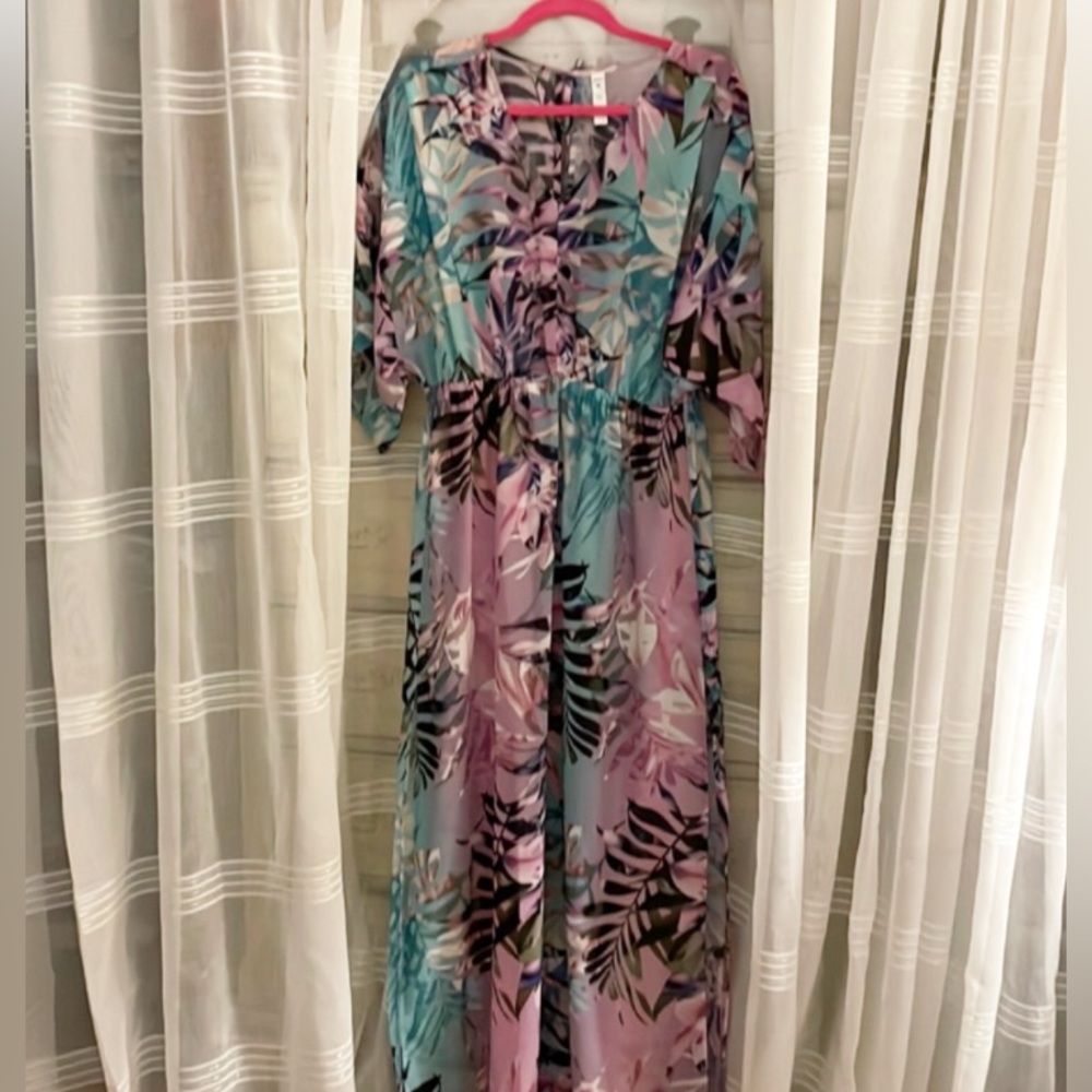 NWOT APANA Vneck , swim cover up